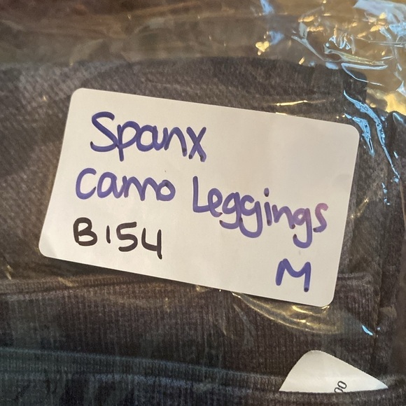 Spanx Women’s Leggings Heathered Black Gray Camo Look At Me Now Sz Medium - Picture 7 of 7